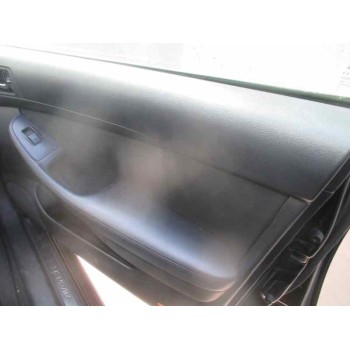 toyota avensis berlina (t25) del año 2004