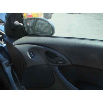 ford focus berlina (cak) del año 2000