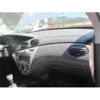 ford focus berlina (cak) del año 2000