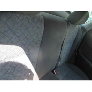 ford focus berlina (cak) del año 2000