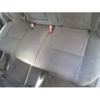 toyota avensis berlina (t25) del año 2004