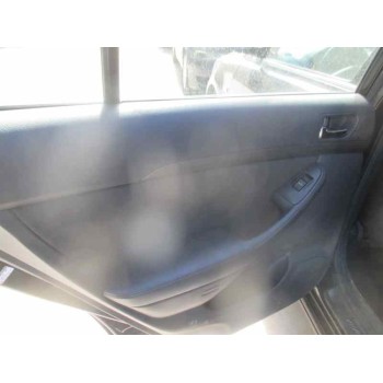 toyota avensis berlina (t25) del año 2004