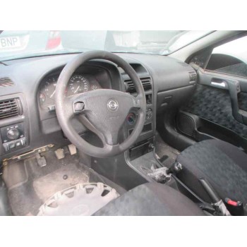 opel astra g berlina del año 2000