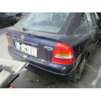 opel astra g berlina del año 2000