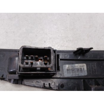 Recambio de mando elevalunas trasero derecho para hyundai ix35 classic 2wd referencia OEM IAM 3835221110  