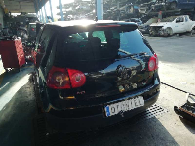 VOLKSWAGEN GOLF V BERLINA (1K1)