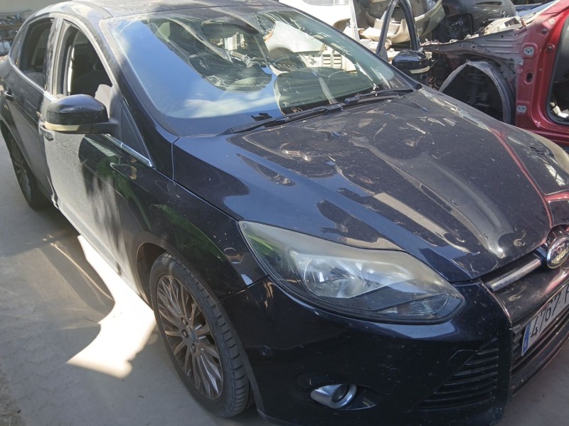 FORD FOCUS III SEDÁN