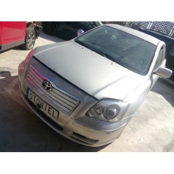 toyota avensis berlina (t25) del año 2004