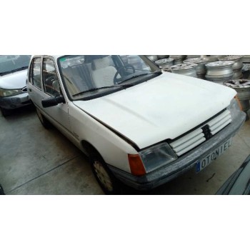 peugeot 205 berlina del año 1989