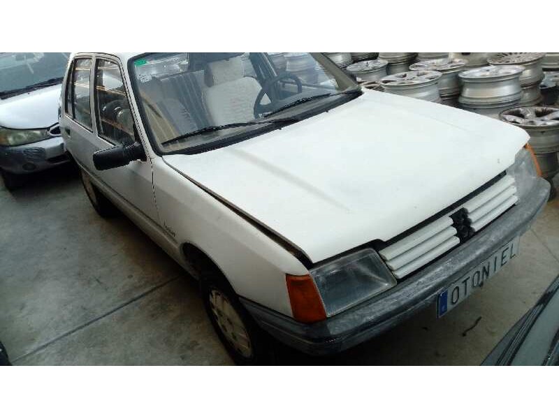 PEUGEOT 205 BERLINA