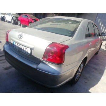 toyota avensis berlina (t25) del año 2004