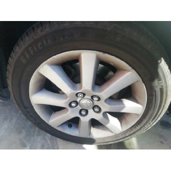 toyota avensis berlina (t25) del año 2004