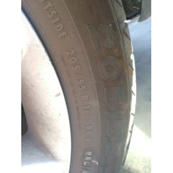 toyota avensis berlina (t25) del año 2004