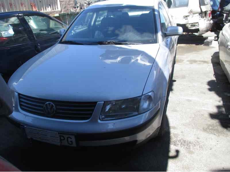 VOLKSWAGEN PASSAT BERLINA (3B2)