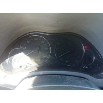 toyota avensis berlina (t25) del año 2004