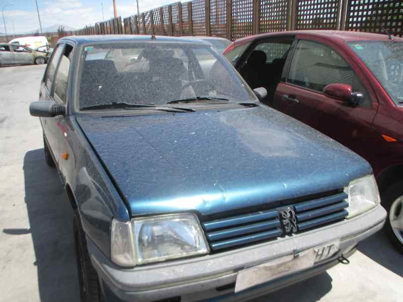 peugeot 205 berlina del año 1995