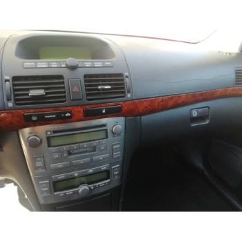 toyota avensis berlina (t25) del año 2004