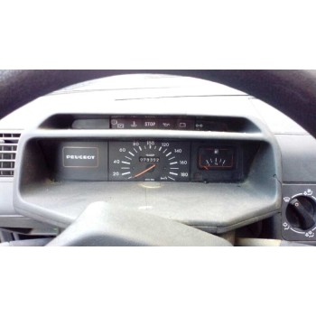 peugeot 205 berlina del año 1989