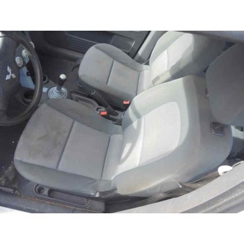 mitsubishi colt berlina 5 (z30a) del año 2004