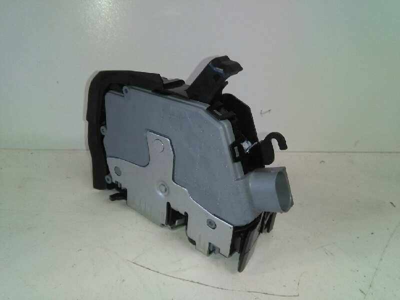 Recambio de cerradura puerta trasera izquierda para bmw x5 (e53) referencia OEM IAM 51228402601 NUEVO 8402601 7 PINES