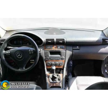 mercedes-benz clase c (w203) berlina del año 2004