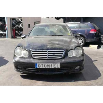 mercedes-benz clase c (w203) berlina del año 2004