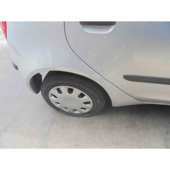 mitsubishi colt berlina 5 (z30a) del año 2004