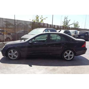 mercedes-benz clase c (w203) berlina del año 2004