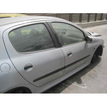 peugeot 206 berlina del año 2001