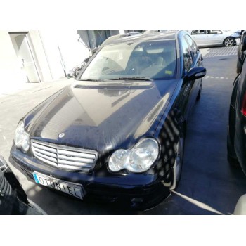 mercedes-benz clase c (w203) berlina del año 2004