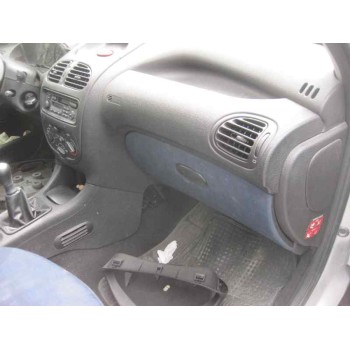 peugeot 206 berlina del año 2001