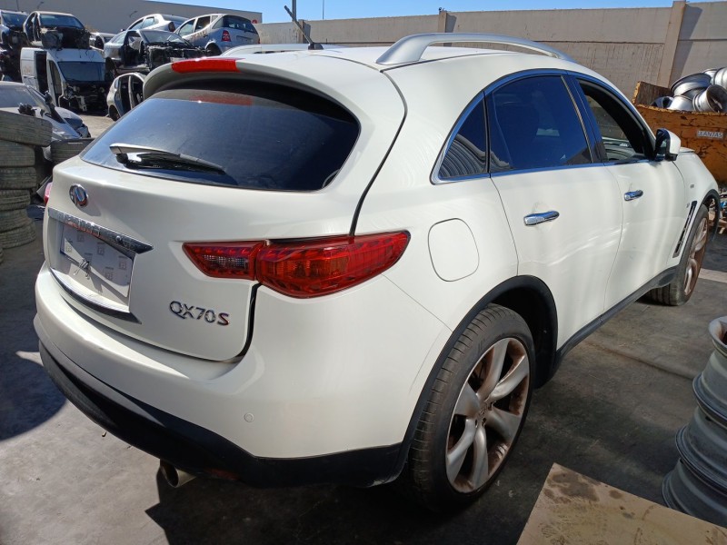 INFINITI QX70
