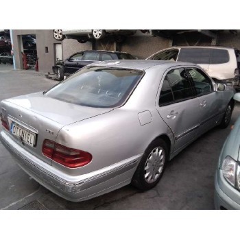 mercedes-benz clase e (w210) berlina diesel del año 2001