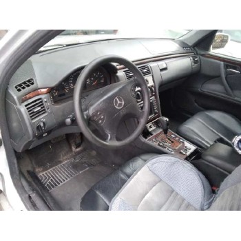 mercedes-benz clase e (w210) berlina diesel del año 2001