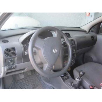 opel corsa c del año 2001