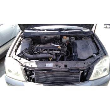 opel vectra c berlina del año 2004