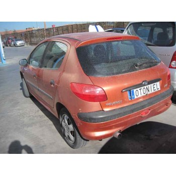 peugeot 206 berlina del año 2001