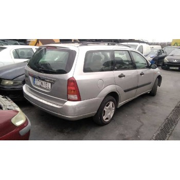 ford focus berlina (cak) del año 2000