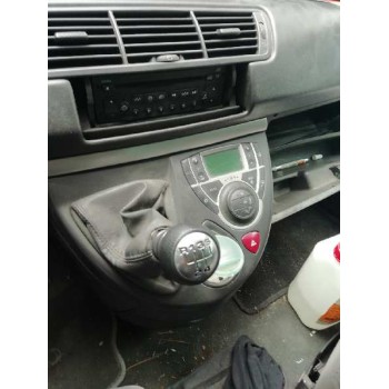 peugeot 807 del año 2004