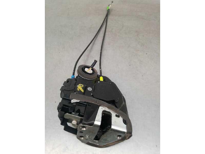 Recambio de cerradura puerta trasera derecha para toyota auris 1.4 turbodiesel cat referencia OEM IAM 6905002180 690500F030 4 CA