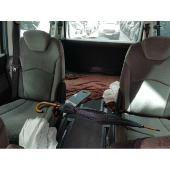 peugeot 807 del año 2004