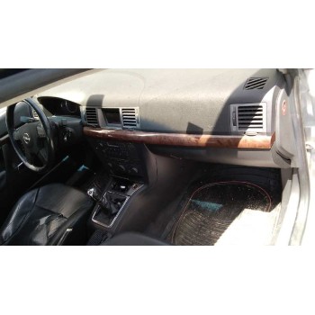 opel vectra c berlina del año 2004