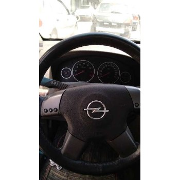 opel vectra c berlina del año 2004