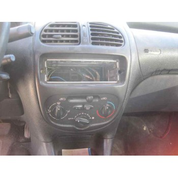 peugeot 206 berlina del año 2001