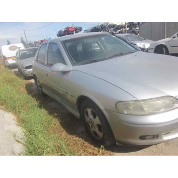 opel vectra b berlina del año 2000