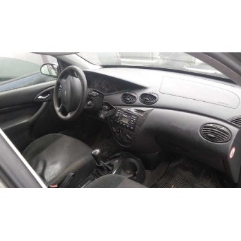 ford focus berlina (cak) del año 2000
