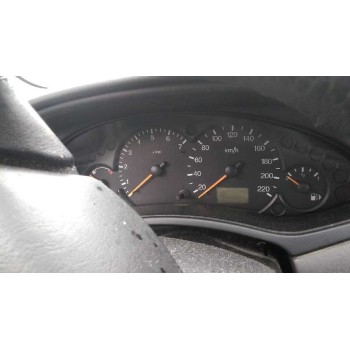 ford focus berlina (cak) del año 2000