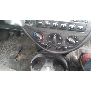 ford focus berlina (cak) del año 2000