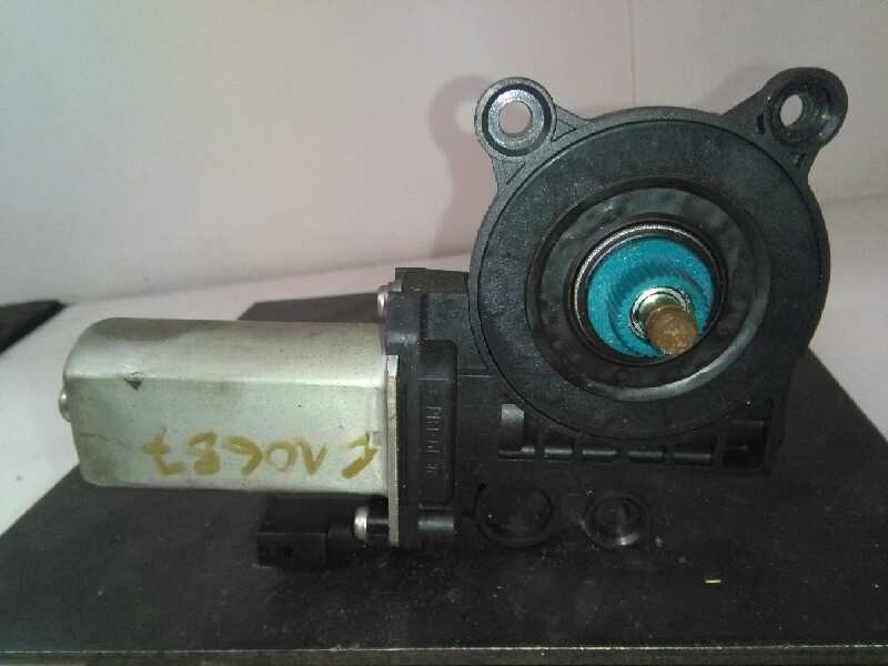 Recambio de motor elevalunas delantero derecho para ford fiesta (cbk) ambiente referencia OEM IAM   3 P 2 PINS
