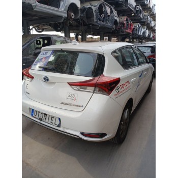 toyota auris (_e18_) del año 2015